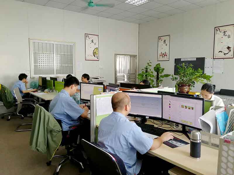 鈑金加工恒宇泰技術(shù)團隊